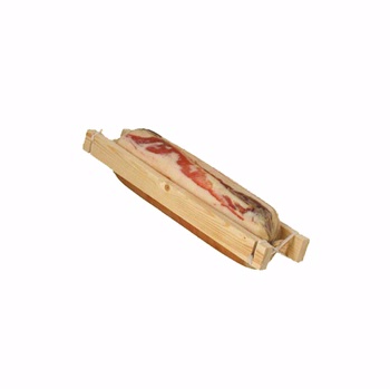 BAUCHSPECK IN HOLZBRETTERN UND ABGESCHWARTET KG. 4 RASMO